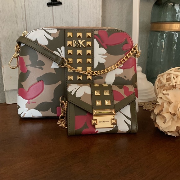 New. MK set💞 limited addition - Picture 8 of 8